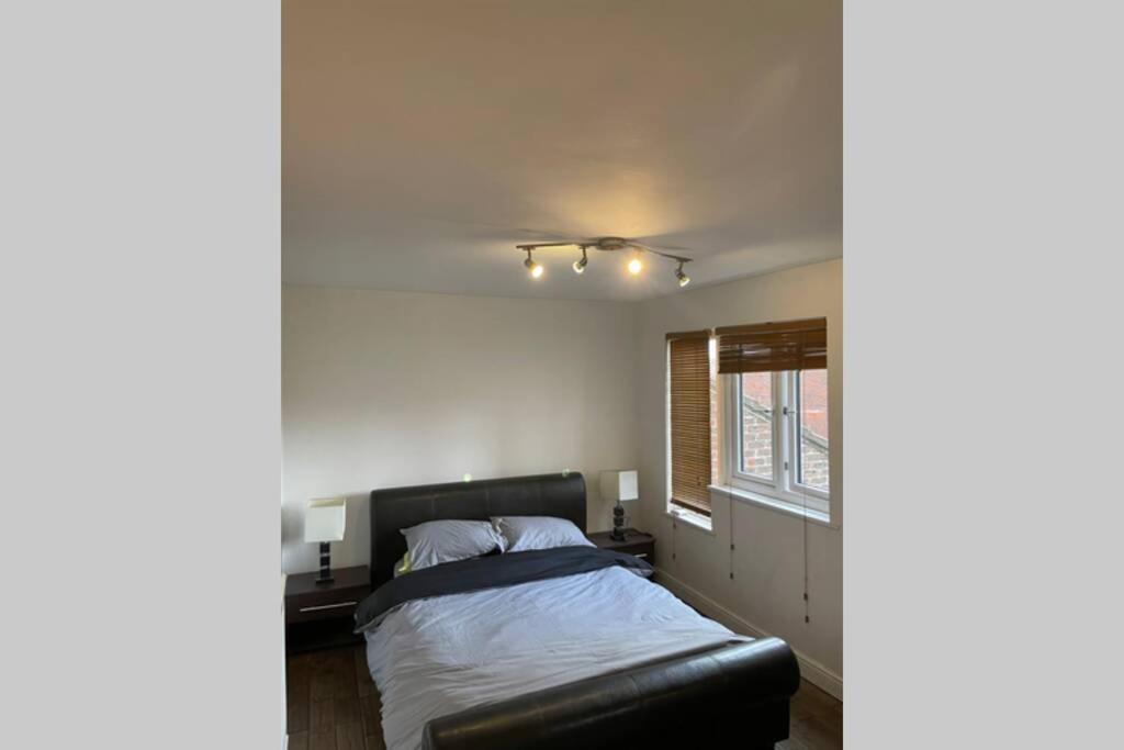 Beautiful Apartment Right Off Of Broadway Market Londra Esterno foto